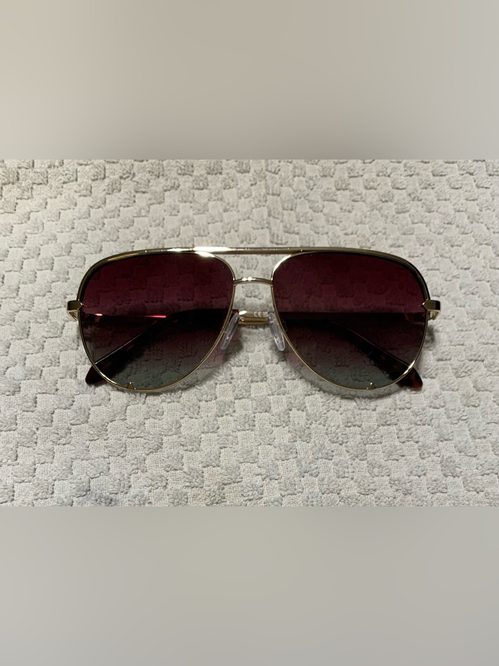 QUAY High Key Aviator Sunglasses Gold Metal Frame with Gradient Lenses